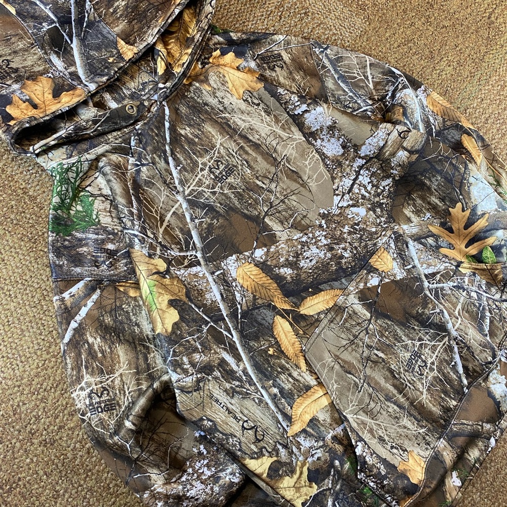 Realtree Camo hoodie - Picture 3 of 8